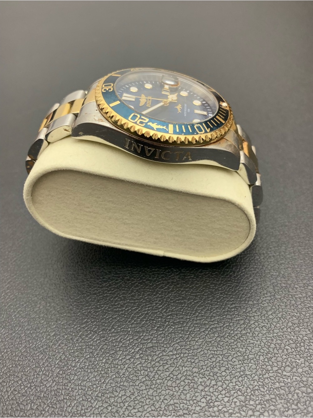 Invicta Two-Tone Blue Dial and Bezel Men's Watch - Picture 2 of 6